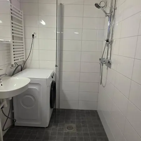Quiet, Spacious Two-room Near The Train Station Lejlighed