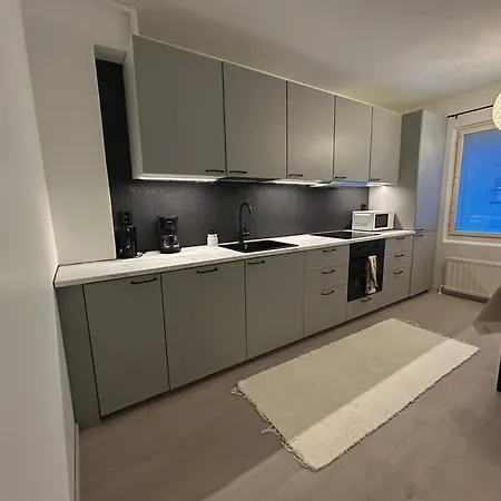 Quiet, Spacious Two-room Near The Train Station Lejlighed
