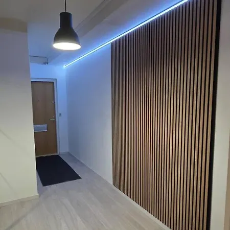 Quiet, Spacious Two-room Near The Train Station Lejlighed *